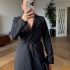 Sacou negru cu cordon și croială dreaptă