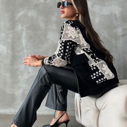 Кэжуал куртка с вышитыми рукавами