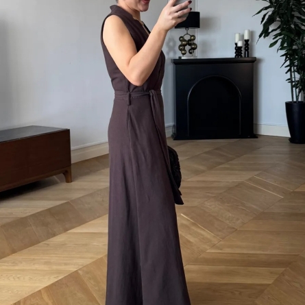 Rochie lungă maro din in, fără m&acirc;neci