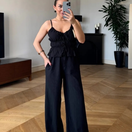 Set negru cu bluză cu bretele și pantaloni largi