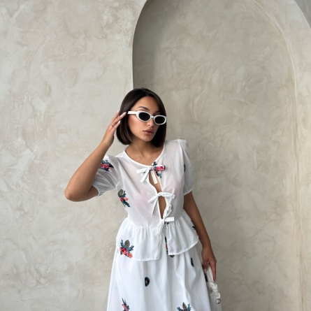 Блуза из вышитого шифона с завязками спереди