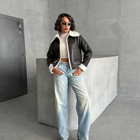 Geacă neagră din piele &icirc;ntoarsă cu căptușeală