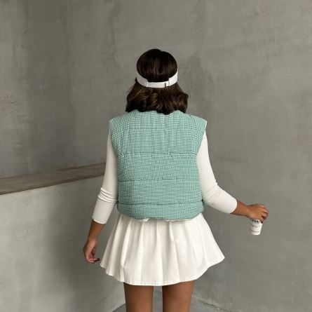 Vestă pufoasă cu fermoar in carouri verde