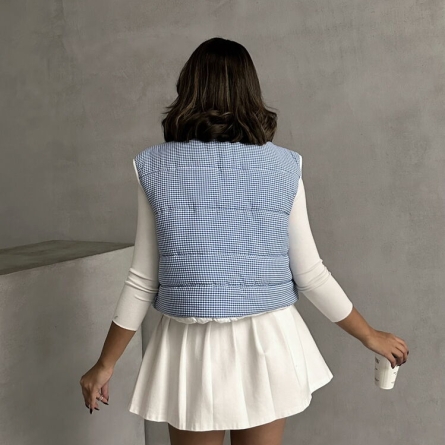 Голубой пуховый жилет на молнии