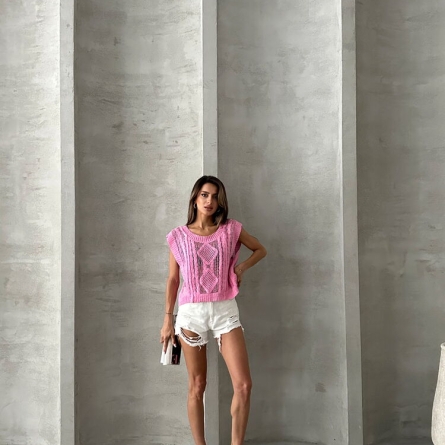 Vestă &icirc;mpletită roz