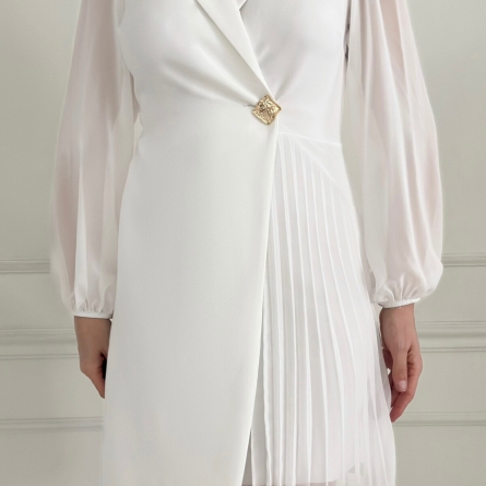 Rochie albă tip sacou cu pliseuri