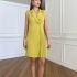 Rochie galben muștar  tip sacou fără m&acirc;neci, cu pliseuri