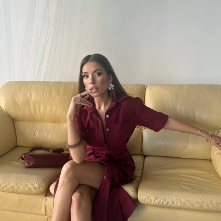 Rochie cămașă vișinie cu cordon și nasturi metalici