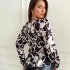 Блузка с запахом и абстрактным цветочным принтом