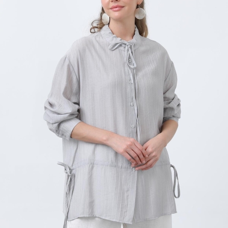 Серая рубашка со сборками на талии