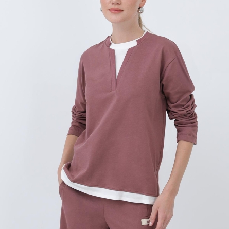 Розовый худи с белой вставкой на воротнике