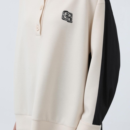 Кремово-черный хлопковый свитшот с воротником и пуговицами