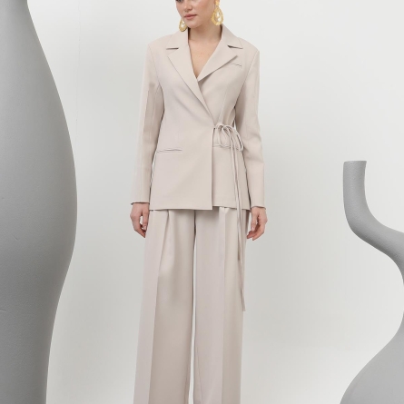 Sacou crem cu nod oblic