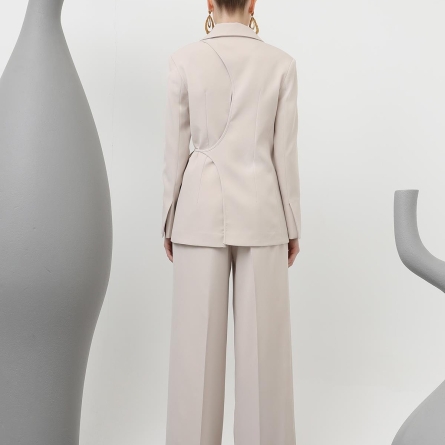 Sacou crem cu nod oblic