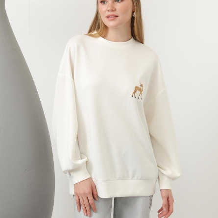 Белый худи с вышивкой оленей