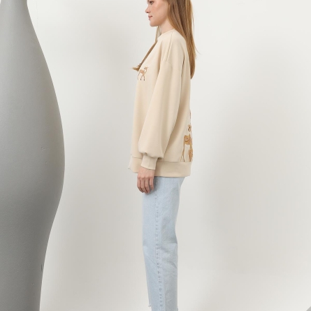 Кремовый худи с вышивкой оленей