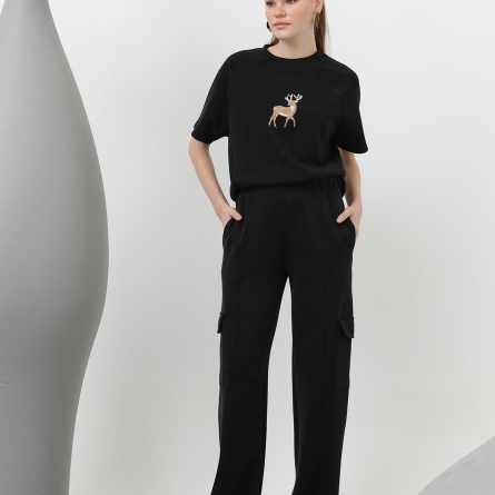 Tricou negru cu ren brodat