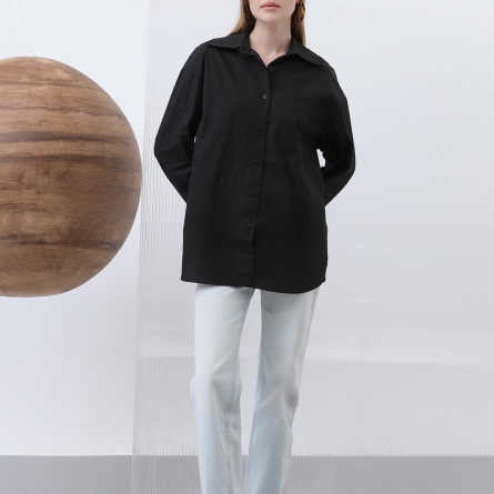 Black cotton shirt with back bow