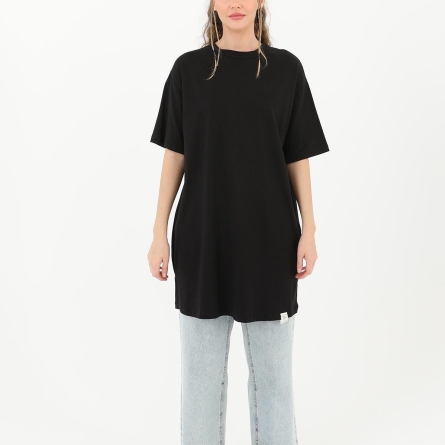 Черная женская базовая футболка