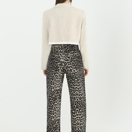 Джинсы с леопардовым принтом