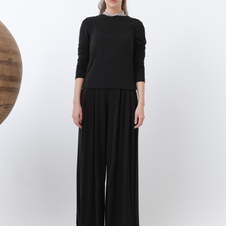 Wide-leg palazzo pants in black