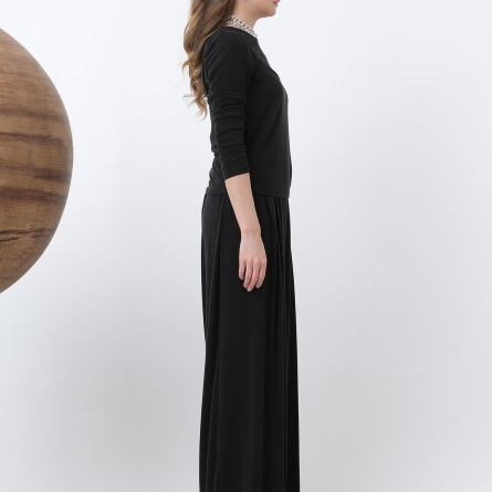 Wide-leg palazzo pants in black