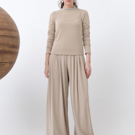 Бежевые широкие брюки палаццо