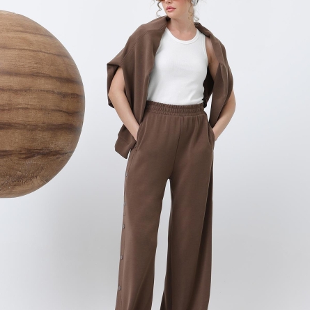 Брюки цвета антрацит с боковыми кнопками