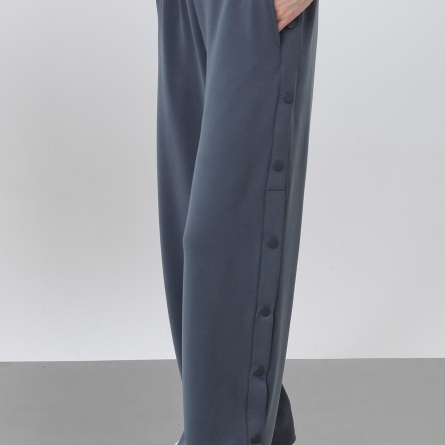 Anthracite pants with side snaps