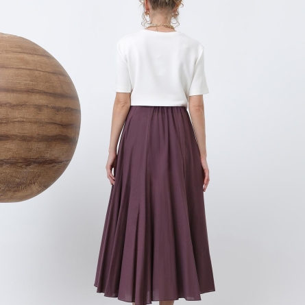 Midi flared skirt in burgundy