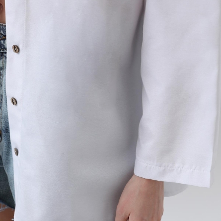 Cămașă albă oversized din bumbac cu nasturi