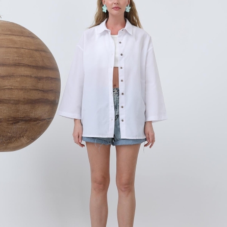 Cămașă albă oversized din bumbac cu nasturi