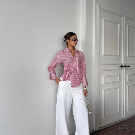 Рубашка в Красную Полоску с Элегантной Завязкой на Талии