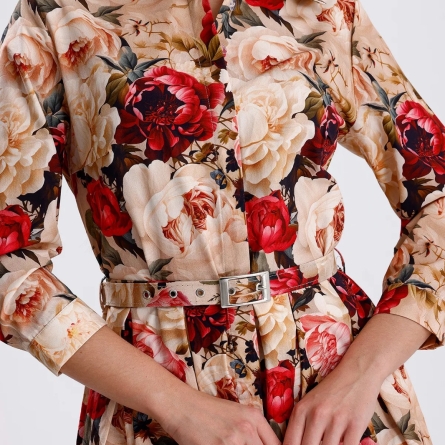 Платье миди с бело-кремовым цветочным принтом и поясом на талии