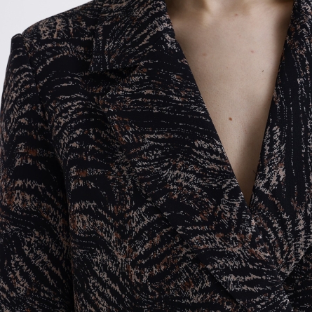 Women&rsquo;s Suit with Abstract Print