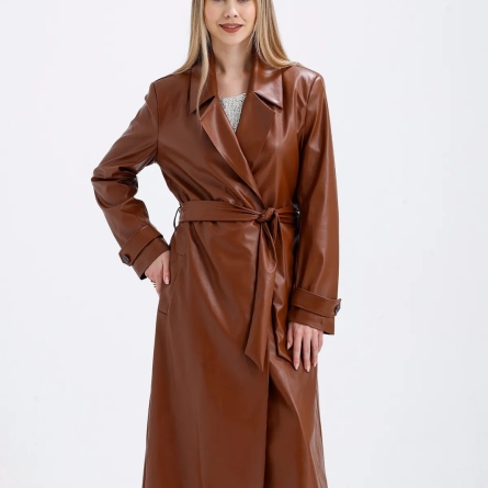 Длинный светло-коричневый тренч из эко-кожи