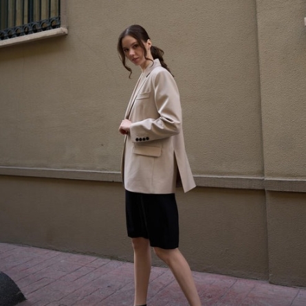 Sacou oversized beige cu croială dreaptă