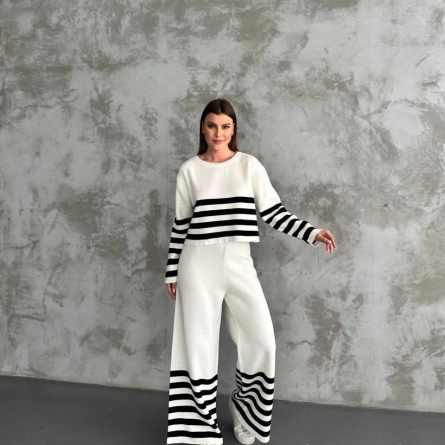 Set alb tricotat din 2 piese cu dungi negre