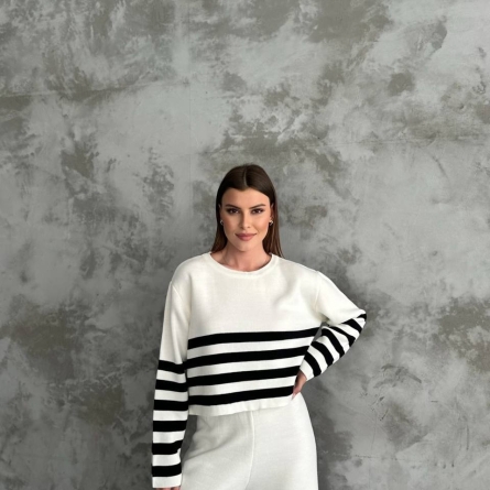 Set alb tricotat din 2 piese cu dungi negre