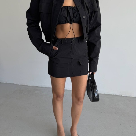 Set Trio Negru: jachetă crop, top bandeau și fustă mini