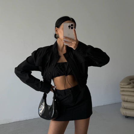 Set Trio Negru: jachetă crop, top bandeau și fustă mini