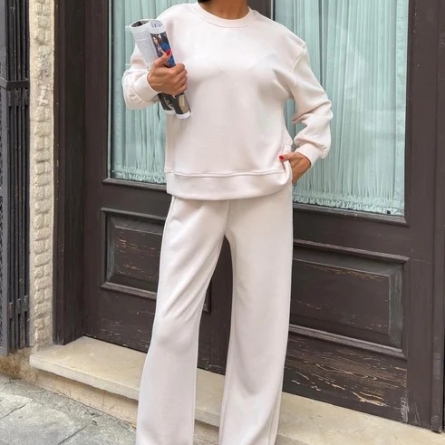 Белый Костюм из 2-х Предметов с Вырезом на Спине