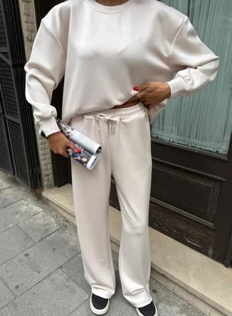 Белый Костюм из 2-х Предметов с Вырезом на Спине