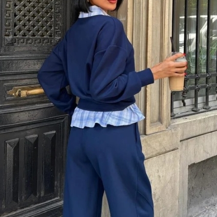 Синий костюм с воротником и вставками в виде рубашки