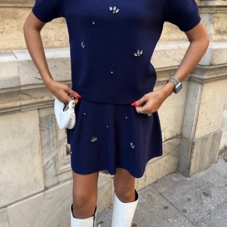 Темно синий Вязаный Комплект с Вышивкой и Юбкой Клеш