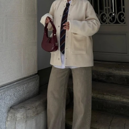 Jachetă beige din blană ecologică cu croială oversized