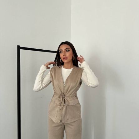 Женский Костюм Бежевый с Жилетом и Брюками