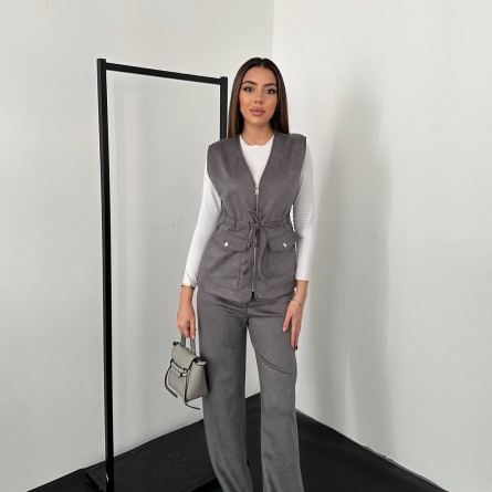 Costum Casual Gri cu Vestă și Pantaloni