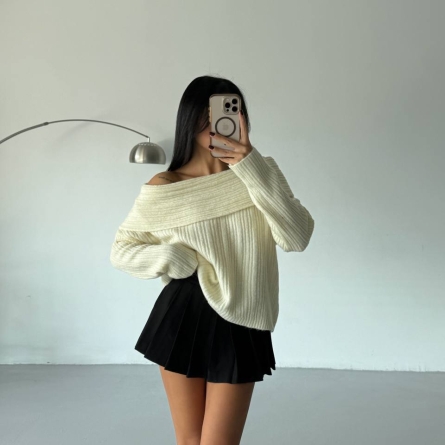 Желтый Свитер с Открытыми Плечами