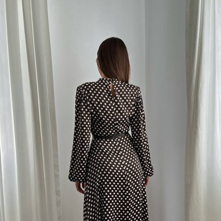 Коричневое Платье Миди в Горох с Объёмными Рукавами